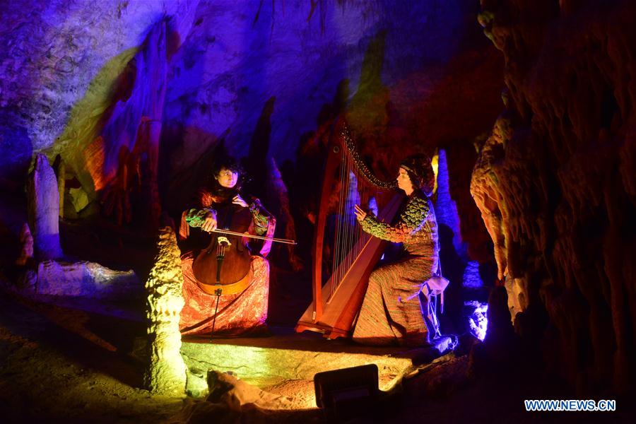 SLOVENIA-POSTOJNA-CAVE-LIVING NATIVITY SCENES