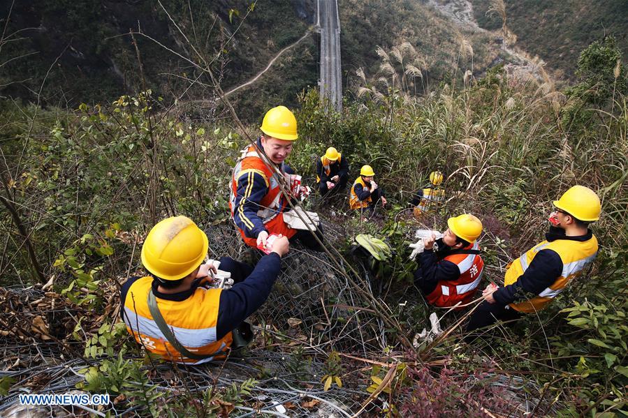 #CHINA-CHONGQING-RAILWAY-WORKER (CN)