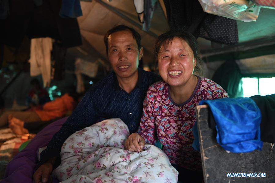 CHINA-INNER MONGOLIA-KUBUQI DESERT-WORKERS (CN)