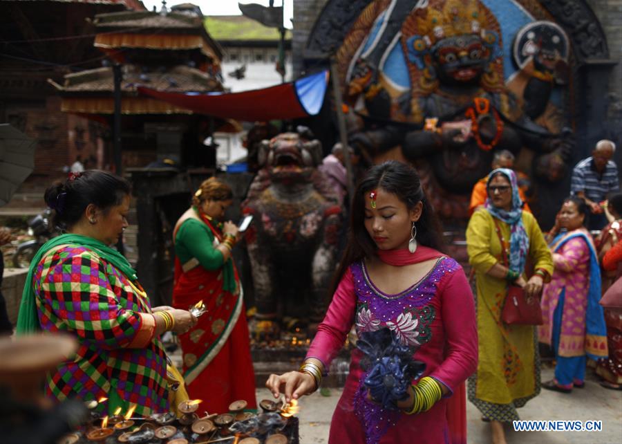 NEPAL-KATHMANDU-FESTIVAL-DEVOTEES