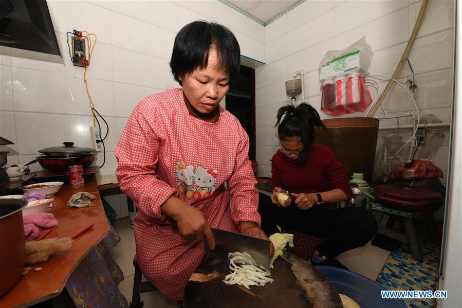 CHINA-INNER MONGOLIA-DISABLED COUPLE (CN)