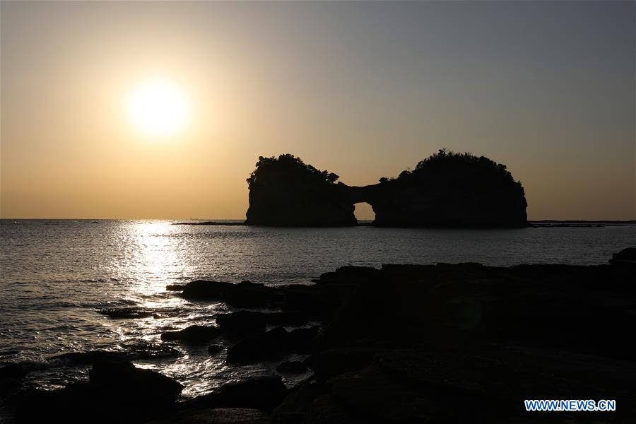 JAPAN-WAKAYAMA-ENGETSU ISLAND-SUNSET