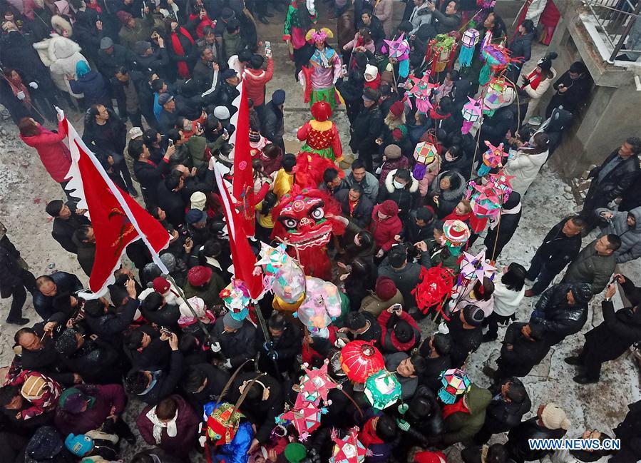 CHINA-GANSU-LONGNAN-LANTERN FESTIVAL-FOLK OPERA (CN)