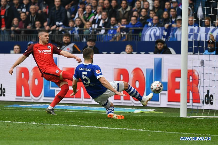 (SP)GERMANY-GELSENKIRCHEN-SOCCER-BUNDESLIGA-SCHALKE 04 VS FRANKFURT