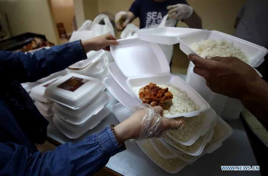 MIDEAST-NABLUS-RAMADAN-CHARITY