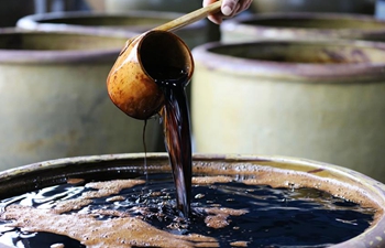 Traditional vinegar-making method maintained in SW China's Guizhou