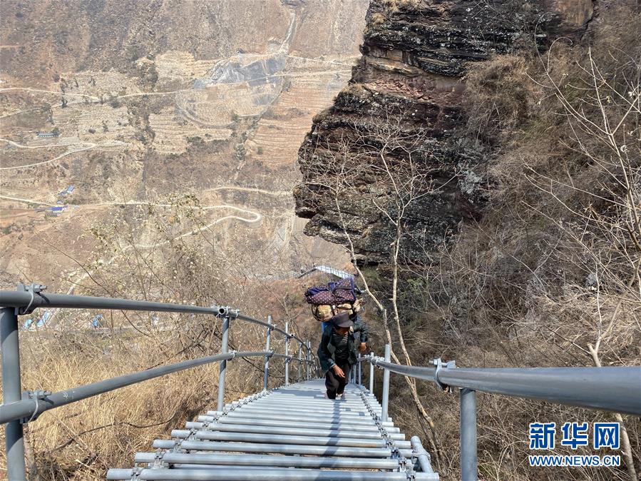 （在习近平新时代中国特色社会主义思想指引下——新时代新作为新篇章·习近平总书记关切事·图文互动）（3）啃下最后的硬骨头——脱贫攻坚挂牌督战进行时